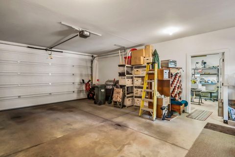 Tiny photo for 17048 Norwalk Road, Bend, OR 97707 (MLS # 220219581)