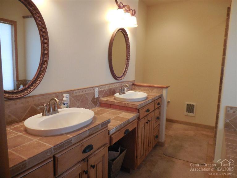 Fall River Estate - Residential