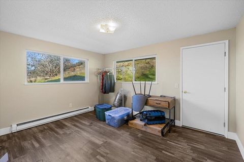 Tiny photo for 5942 Foothill Road, Central Point, OR 97502 (MLS # 220213969)