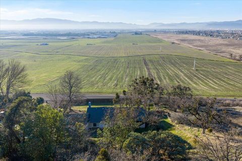 Tiny photo for 5942 Foothill Road, Central Point, OR 97502 (MLS # 220213969)