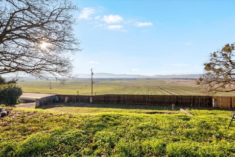 Tiny photo for 5942 Foothill Road, Central Point, OR 97502 (MLS # 220213969)