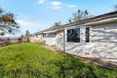 Tiny photo for 5942 Foothill Road, Central Point, OR 97502 (MLS # 220213969)