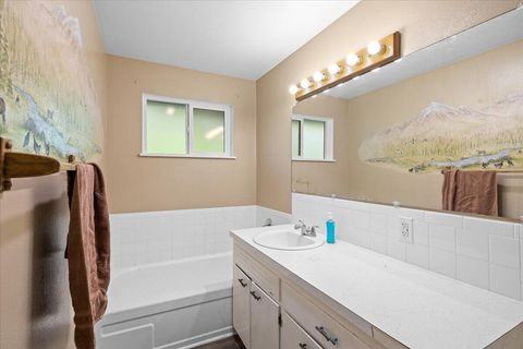 Tiny photo for 5942 Foothill Road, Central Point, OR 97502 (MLS # 220213969)