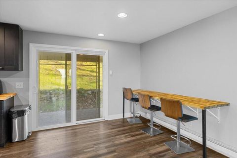 Tiny photo for 5942 Foothill Road, Central Point, OR 97502 (MLS # 220213969)