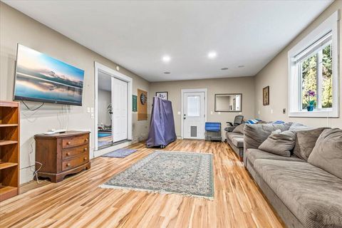 Tiny photo for 4575 Hathaway Drive, Medford, OR 97504 (MLS # 220217440)