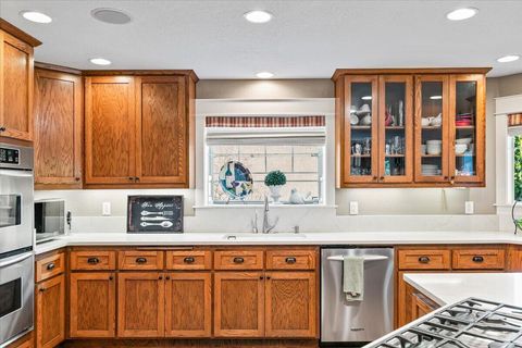 Tiny photo for 4575 Hathaway Drive, Medford, OR 97504 (MLS # 220217440)