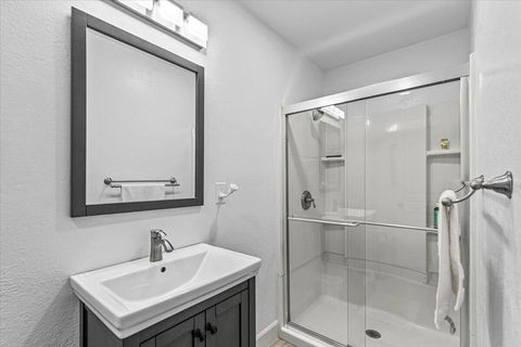 Tiny photo for 4575 Hathaway Drive, Medford, OR 97504 (MLS # 220217440)