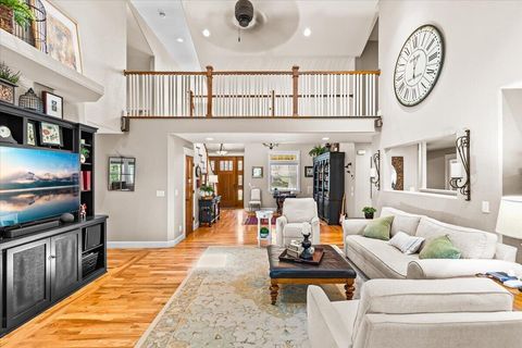 Tiny photo for 4575 Hathaway Drive, Medford, OR 97504 (MLS # 220217440)