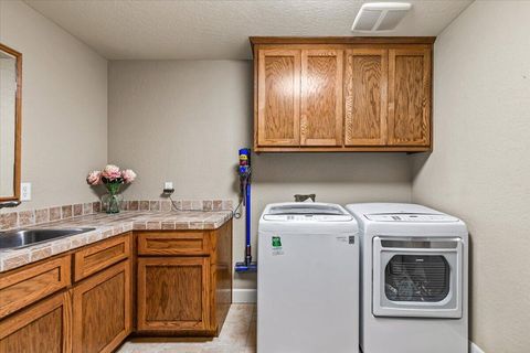 Tiny photo for 4575 Hathaway Drive, Medford, OR 97504 (MLS # 220217440)