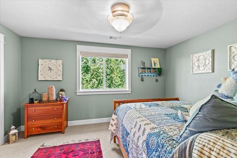 Tiny photo for 4575 Hathaway Drive, Medford, OR 97504 (MLS # 220217440)