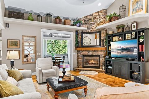 Tiny photo for 4575 Hathaway Drive, Medford, OR 97504 (MLS # 220217440)