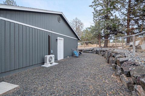 Tiny photo for 4710 NW 62nd Street, Redmond, OR 97756 (MLS # 220212014)