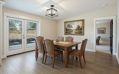 Tiny photo for 4710 NW 62nd Street, Redmond, OR 97756 (MLS # 220212014)