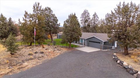 Tiny photo for 4710 NW 62nd Street, Redmond, OR 97756 (MLS # 220212014)