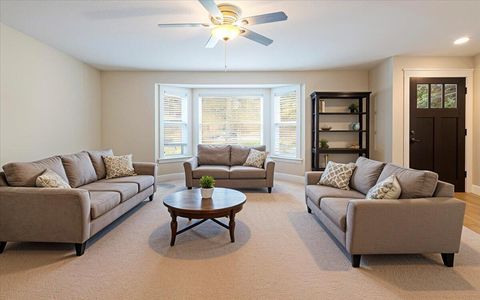 Tiny photo for 4710 NW 62nd Street, Redmond, OR 97756 (MLS # 220212014)