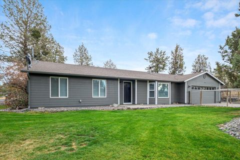 Tiny photo for 4710 NW 62nd Street, Redmond, OR 97756 (MLS # 220212014)