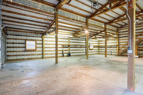 Tiny photo for 4710 NW 62nd Street, Redmond, OR 97756 (MLS # 220212014)