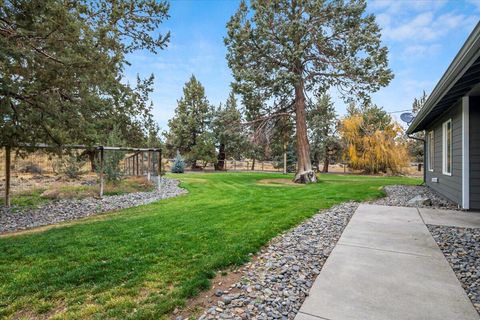 Tiny photo for 4710 NW 62nd Street, Redmond, OR 97756 (MLS # 220212014)