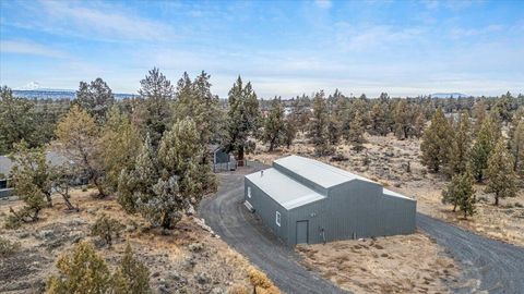 Tiny photo for 4710 NW 62nd Street, Redmond, OR 97756 (MLS # 220212014)