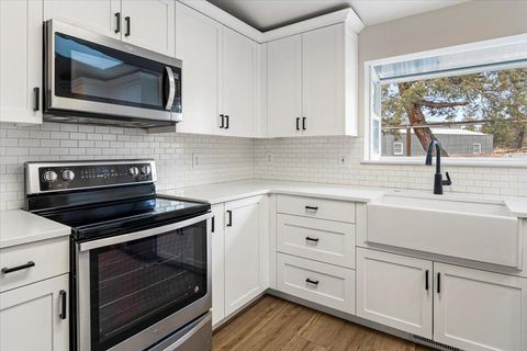 Tiny photo for 4710 NW 62nd Street, Redmond, OR 97756 (MLS # 220212014)