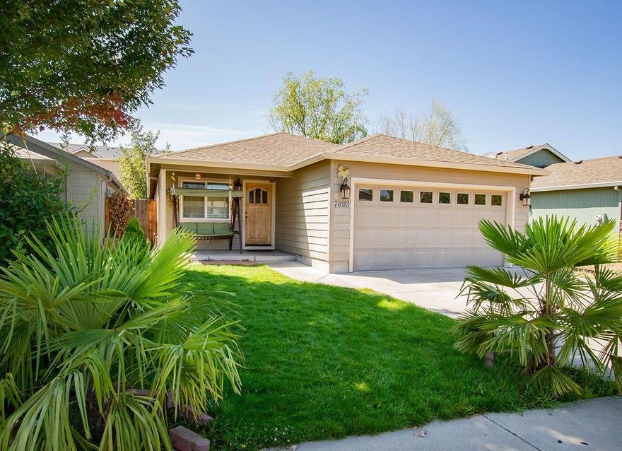 Beautiful 3bed 2 bath just shy 1400 sq ft. Spacious living room and kitchen with vaulted ceiling makes this home feel much larger. Kitchen features built-in microwave, oak cabinets and granite countertops plus pantry. This home is definitely a must see. Give us call for a personal tour!