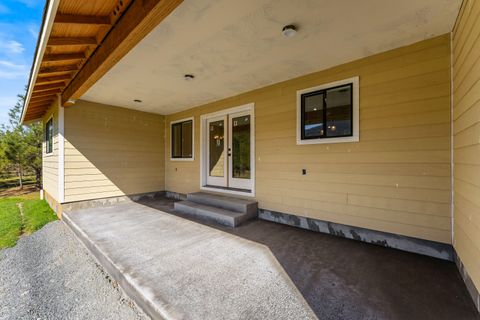 Tiny photo for 587 E Forks Circle, Cave Junction, OR 97523 (MLS # 220216906)