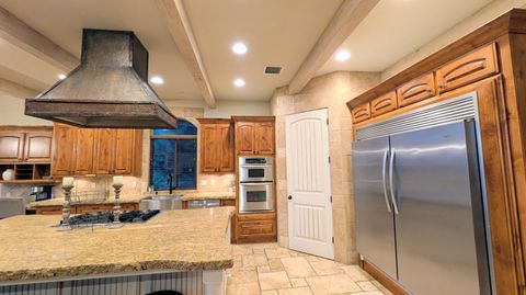 Tiny photo for 850 NE Tokay Heights, Grants Pass, OR 97526 (MLS # 220215770)