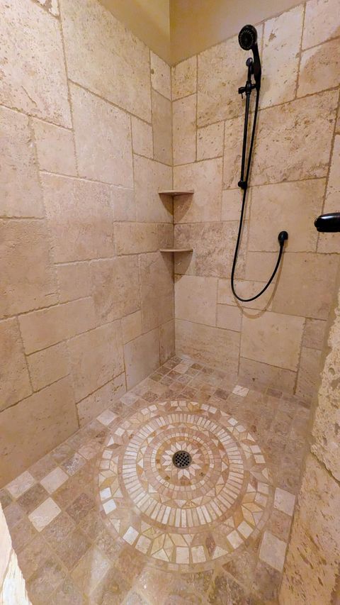 Tiny photo for 850 NE Tokay Heights, Grants Pass, OR 97526 (MLS # 220215770)