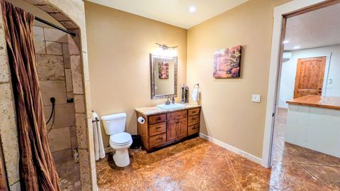 Tiny photo for 850 NE Tokay Heights, Grants Pass, OR 97526 (MLS # 220215770)