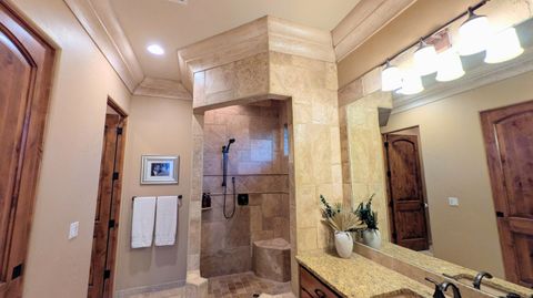 Tiny photo for 850 NE Tokay Heights, Grants Pass, OR 97526 (MLS # 220215770)