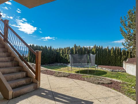 Tiny photo for 850 NE Tokay Heights, Grants Pass, OR 97526 (MLS # 220215770)