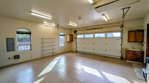 Tiny photo for 850 NE Tokay Heights, Grants Pass, OR 97526 (MLS # 220215770)