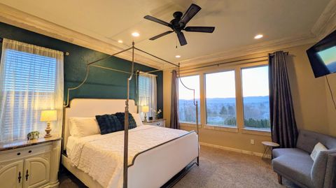 Tiny photo for 850 NE Tokay Heights, Grants Pass, OR 97526 (MLS # 220215770)