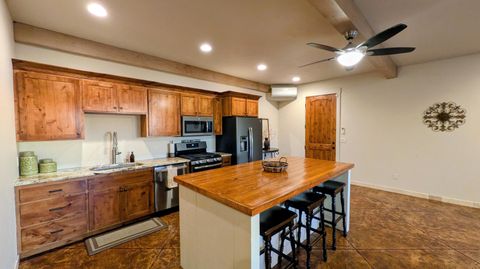 Tiny photo for 850 NE Tokay Heights, Grants Pass, OR 97526 (MLS # 220215770)