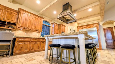 Tiny photo for 850 NE Tokay Heights, Grants Pass, OR 97526 (MLS # 220215770)