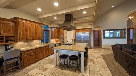 Tiny photo for 850 NE Tokay Heights, Grants Pass, OR 97526 (MLS # 220215770)