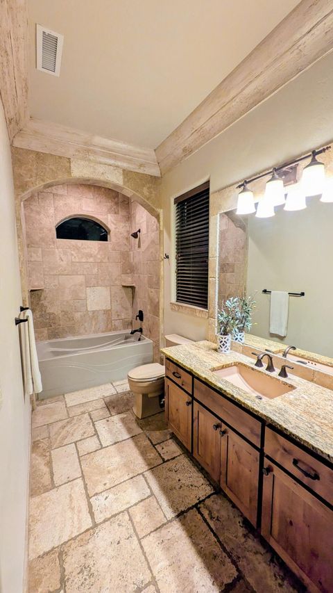 Tiny photo for 850 NE Tokay Heights, Grants Pass, OR 97526 (MLS # 220215770)