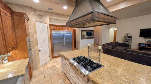 Tiny photo for 850 NE Tokay Heights, Grants Pass, OR 97526 (MLS # 220215770)