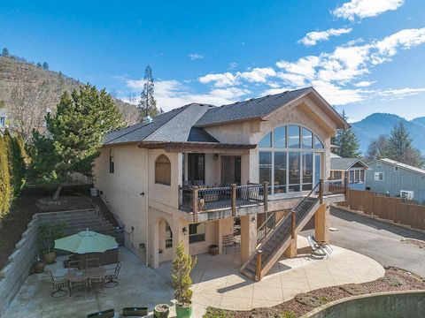 Tiny photo for 850 NE Tokay Heights, Grants Pass, OR 97526 (MLS # 220215770)