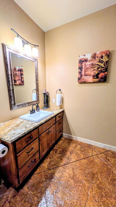 Tiny photo for 850 NE Tokay Heights, Grants Pass, OR 97526 (MLS # 220215770)