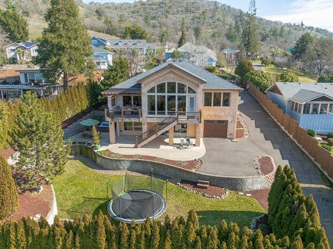 Tiny photo for 850 NE Tokay Heights, Grants Pass, OR 97526 (MLS # 220215770)