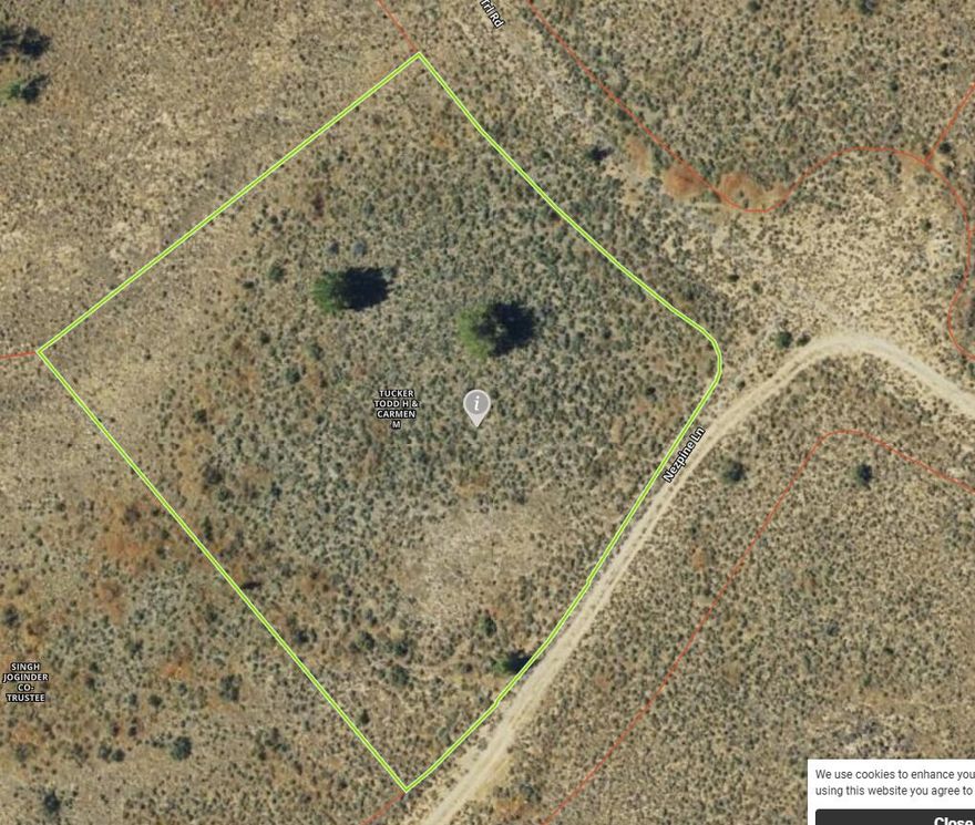 Discover the perfect balance of natural beauty and tranquility on this 1.5-acre parcel located in Chiloquin, Klamath County. This is a blank canvas to start your own private get away!