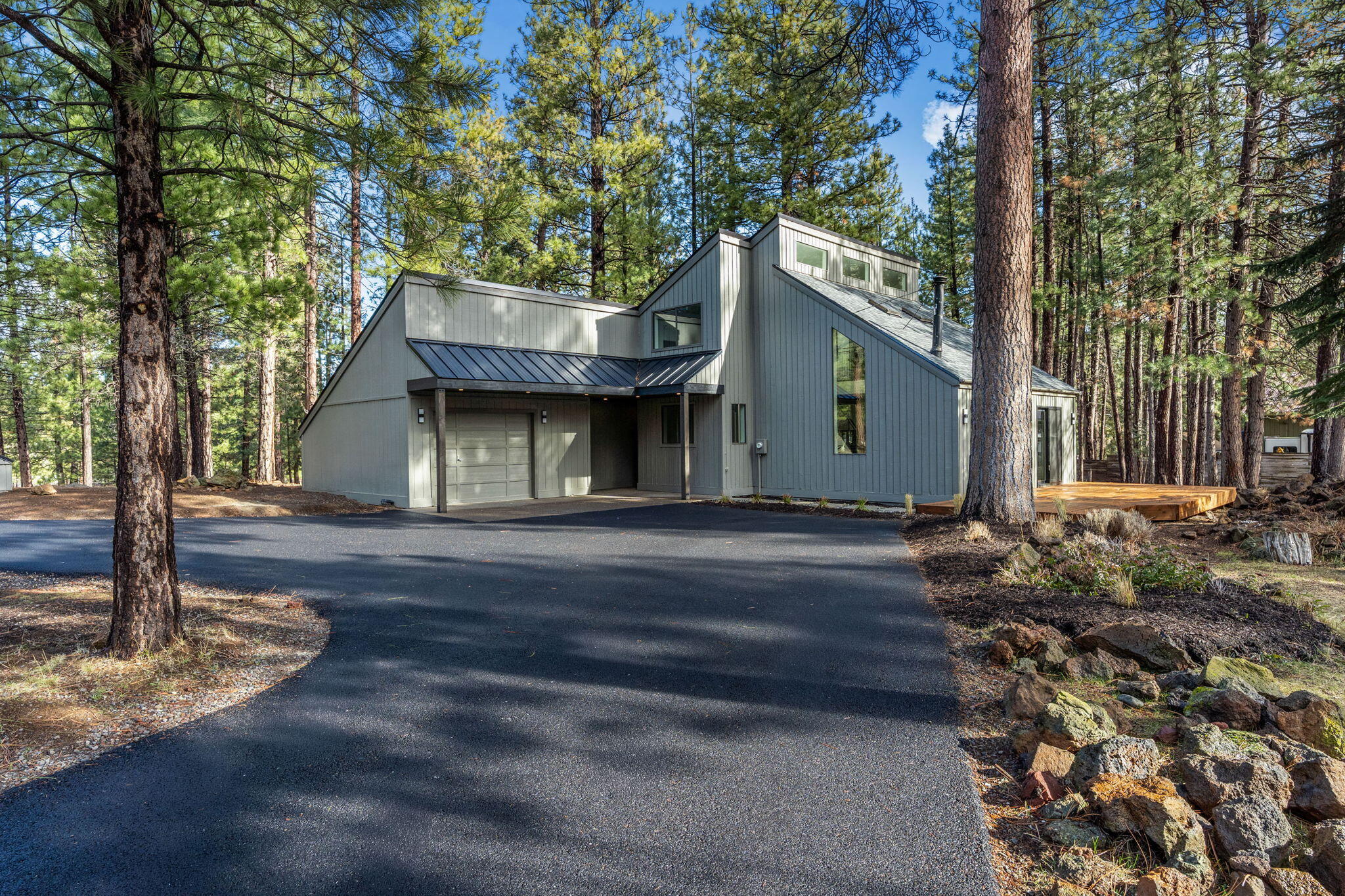 14455 Crossroads Loop