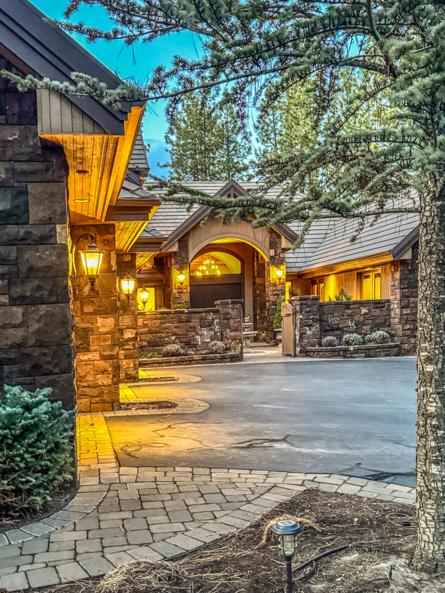 Broken Top - Residential