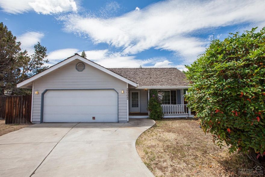 Adorable home sitting on a large lot, tucked away on a clean, cute cul-de-sac. This single story home features an open floor plan, lots of natural light, a sliding door to the big back yard and vaulted ceilings. Enjoy summer evenings on the deck in the back yard or picnicking in Al Moody park nearby.