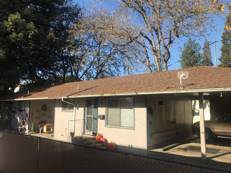 Excellent location in NE Grants Pass makes this neat, clean duplex a clear winner. One Bedroom, One Bath units each feature separate laundry rooms, storage and carports. Located only a few blocks from Grants Pass Shopping Center, Grants Pass High School, Lincoln Elementary, and - with easy access to public transit - these homes are positioned to remain easily occupied. Property is affordably priced for the buyer searching for the right long term investment.