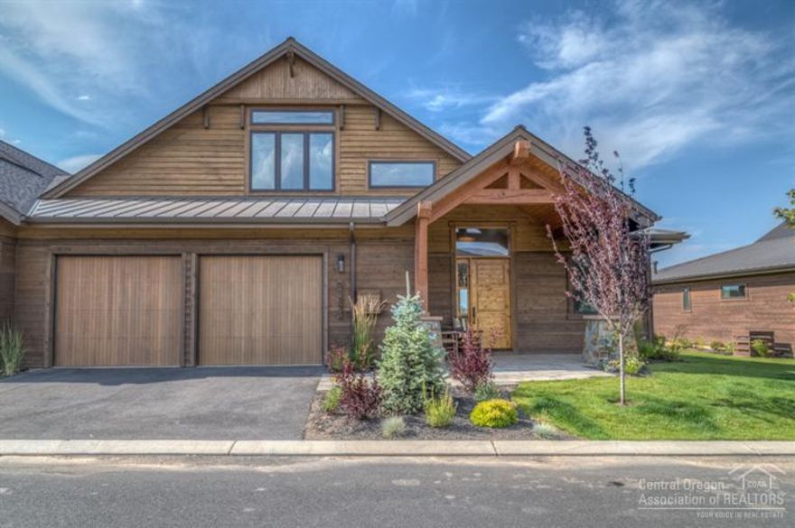 Tetherow Triple Knot town-home in a spectacular setting with Cascade Mountain and golf course views. The nationally ranked David McLay Kidd golf course is just outside your door. This home features a fabulous great room and gourmet kitchen with the spacious master and den on the main floor and 2 Jr. suites upstairs. The Deschutes River, Mt Bachelor, National Forest Land and downtown Bend are only minutes away.