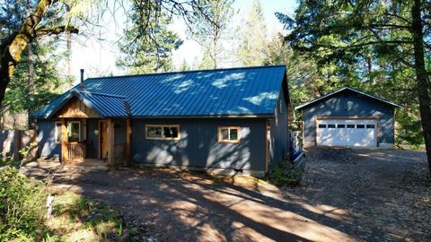Photo of 1760 Mill Creek Drive, Prospect, OR 97536 (MLS # 220215442)