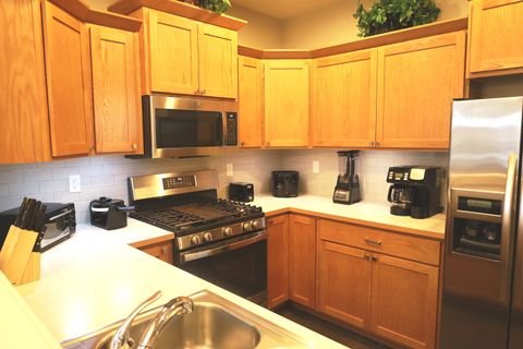 Tiny photo for 2474 NW Kingwood Avenue NW, Redmond, OR 97756 (MLS # 220215148)