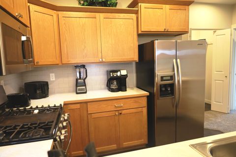 Tiny photo for 2474 NW Kingwood Avenue NW, Redmond, OR 97756 (MLS # 220215148)